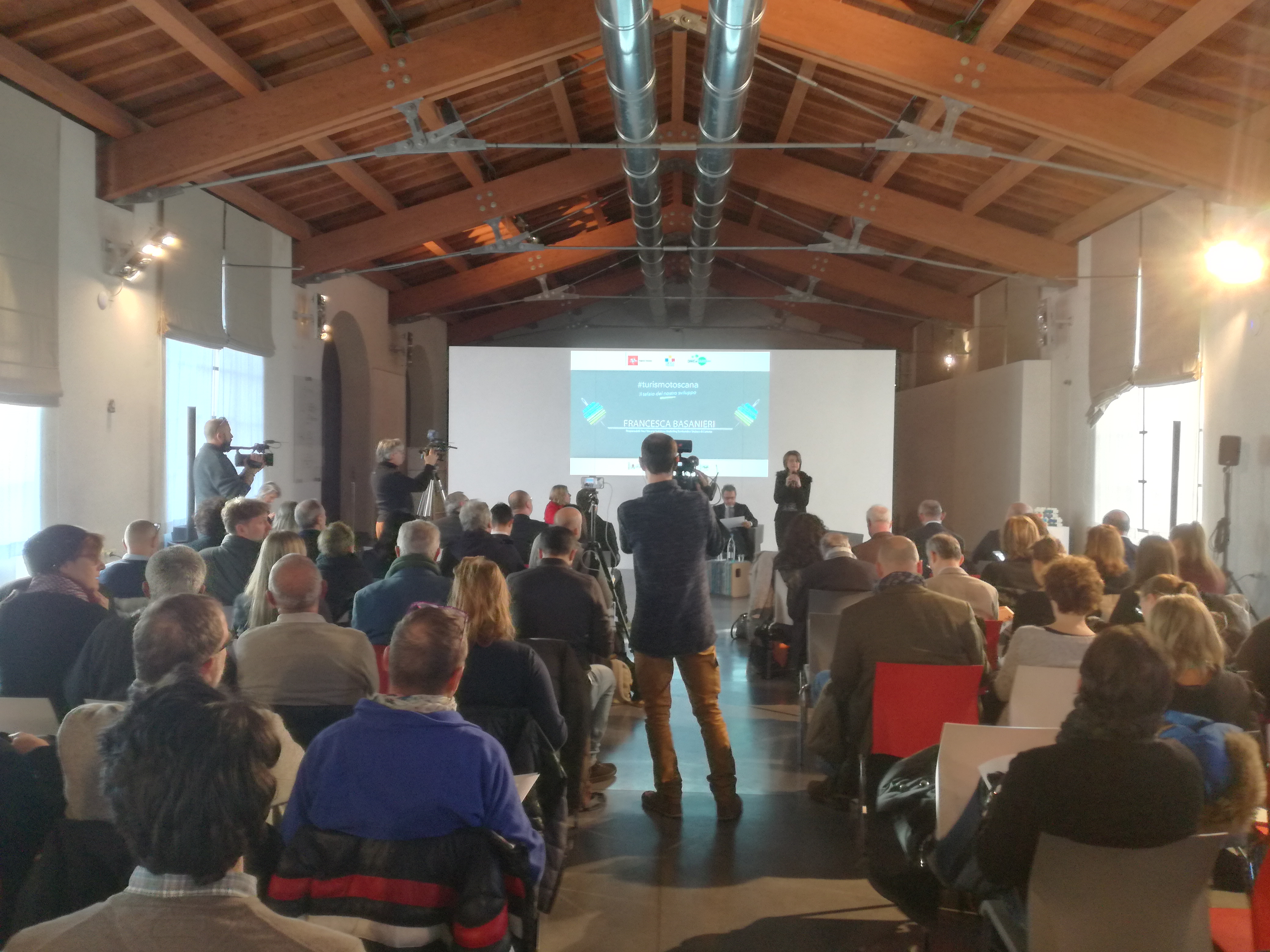 Un momento della presentazione del Libro Verde del Turismo in Toscana al Museo del Tessuto di Prato