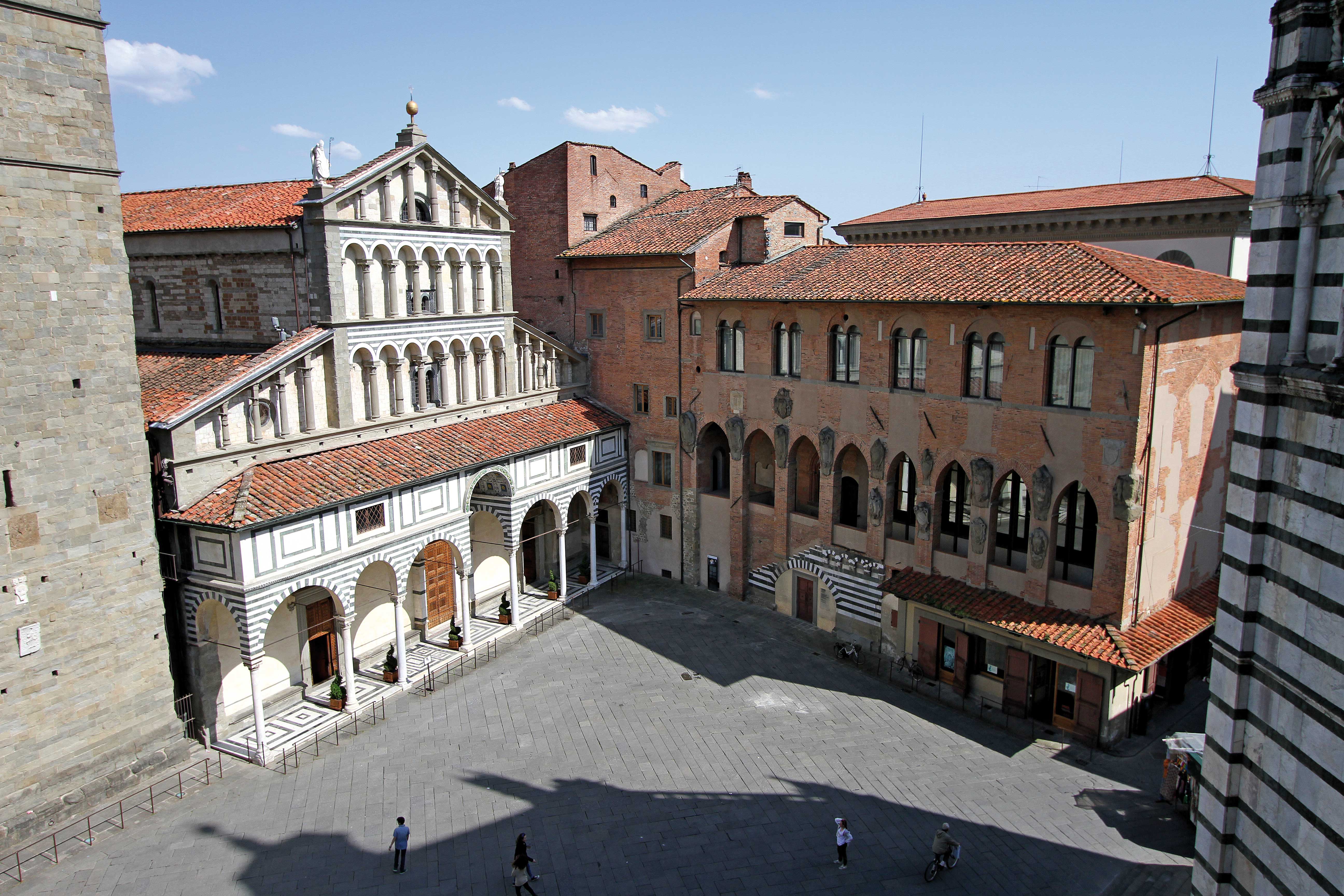 Pistoia: la Cattedrale di San Zeno e il Palazzo dei Vescovi