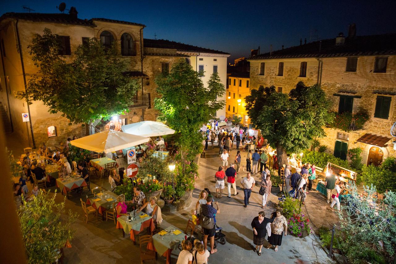 Una vista del borgo di Chianni