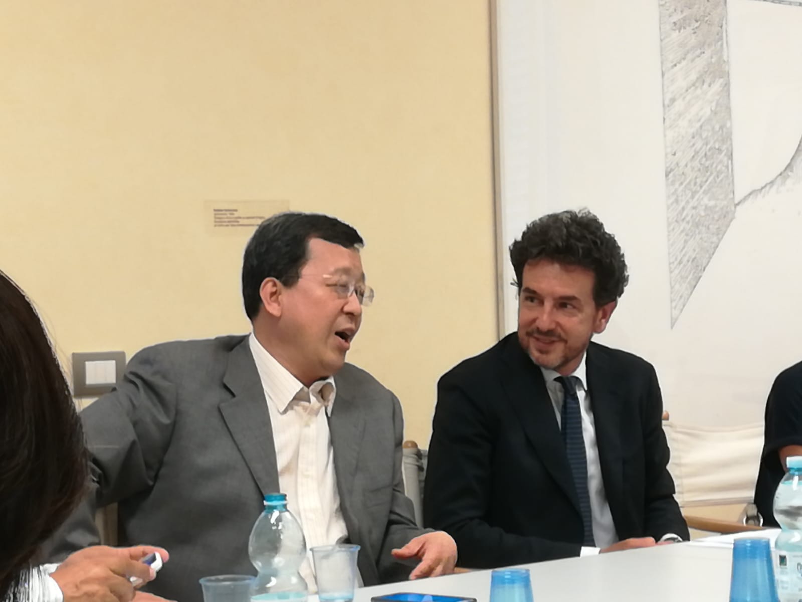 Il Vice Presidente di CCTV, Tang Shiding, in dialogo col Direttore di Toscana Promozione Turistica, Francesco Palumbo.