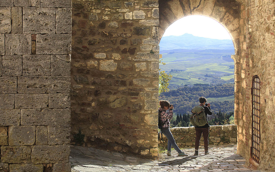 L’arte come cura: camminare in Toscana, un patrimonio di benessere