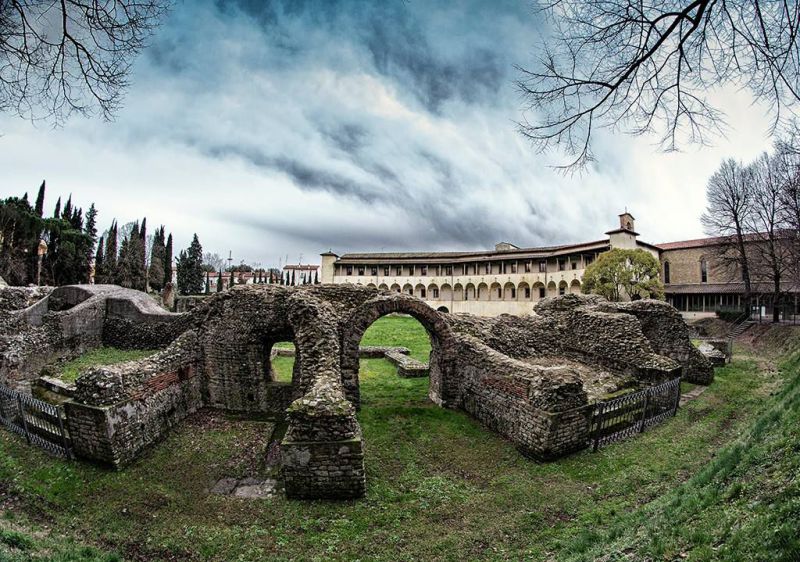 Antiche strutture nel museo Mecenate di Arezzo
