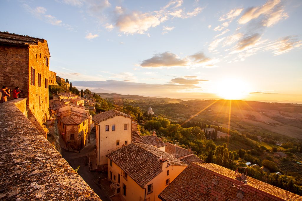 Foto del borgo di Montepulciano al tramonto