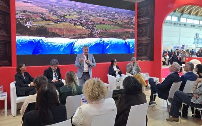Alla TTG di Rimini la Toscana traccia le rotte del 2027. Bugliani: “Toscana Diffusa al centro della strategia: borghi, autenticità e IA per guidare i nuovi flussi turistici”